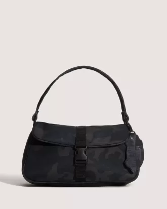 Bolsa enganchada