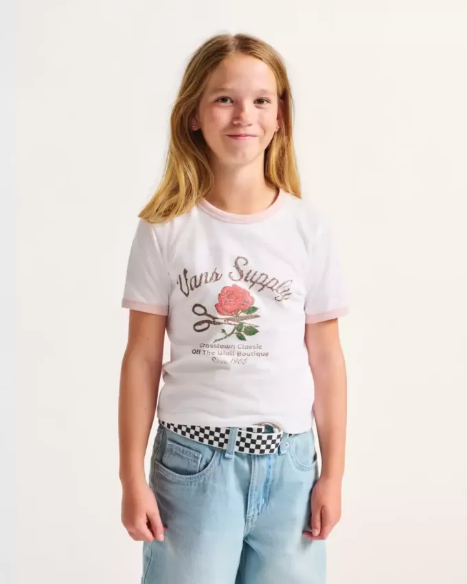 Camiseta con cuello redondo de Kids Supply Boutique