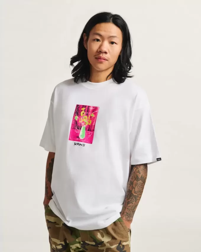 Camiseta con decoración floral