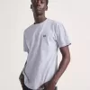 Camiseta con el logo en el pecho izquierdo