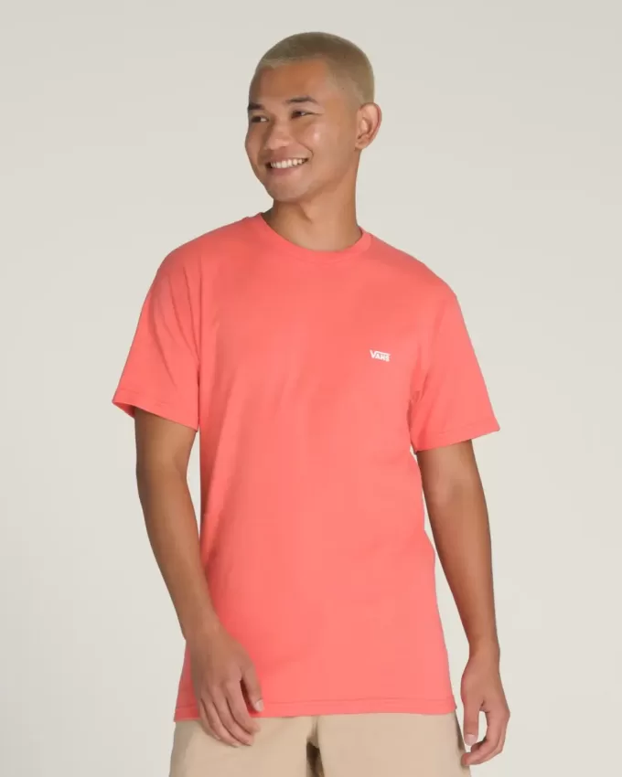 Camiseta con el logo en el pecho izquierdo