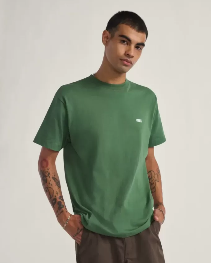 Camiseta con el logo en el pecho izquierdo