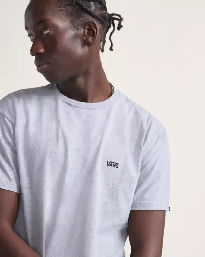 Camiseta con el logo en el pecho izquierdo