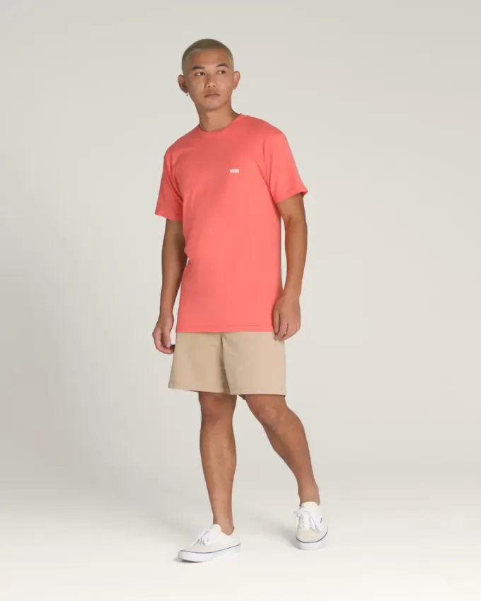 Camiseta con el logo en el pecho izquierdo
