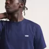 Camiseta con el logo en el pecho izquierdo