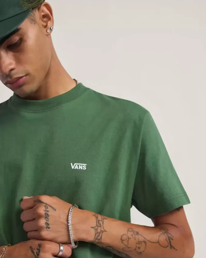 Camiseta con el logo en el pecho izquierdo