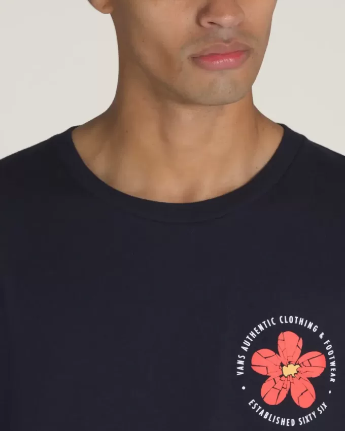 Camiseta con flor agrietada