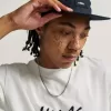 Camiseta con texto clásico