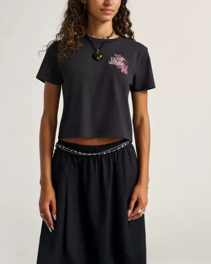 Camiseta corta con estampado floral negativo