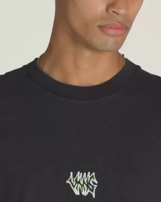 Camiseta de skate metal
