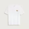 Camiseta levantada