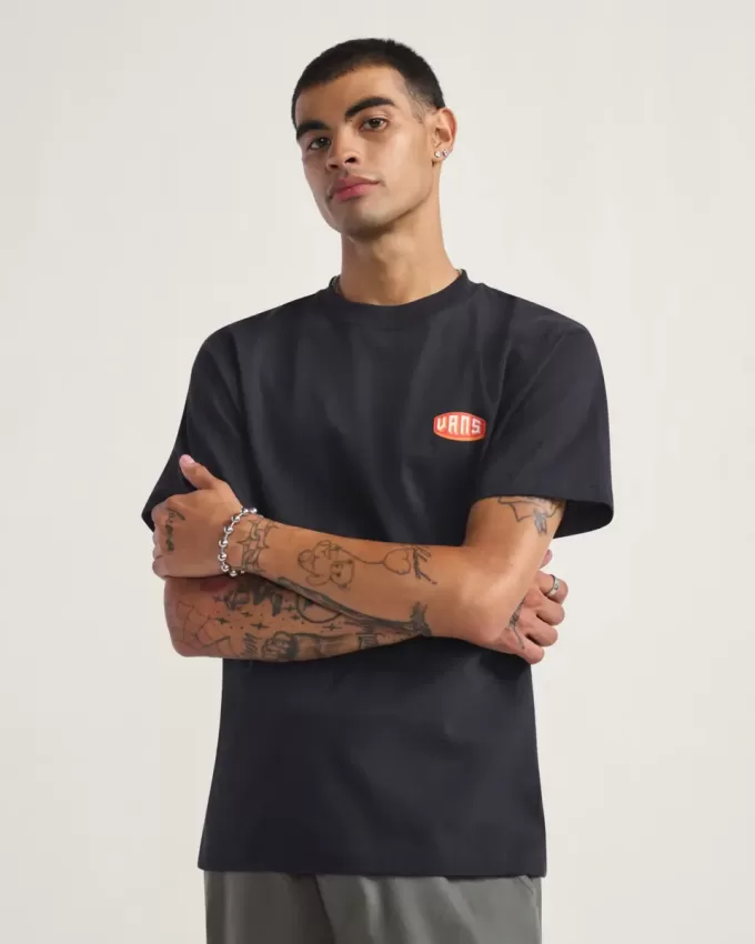 Camiseta levantada Camiseta levantada