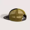 Gorra de camionero levantada