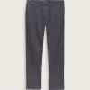 Pantalones chinos ajustados auténticos Pantalones chinos ajustados auténticos