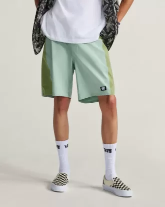 Pantalones cortos diarios de 18 pulgadas