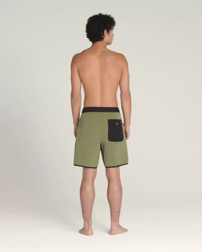 Pantalones cortos festoneados Everride de 18 pulgadas Pantalones cortos festoneados Everride de 18 pulgadas