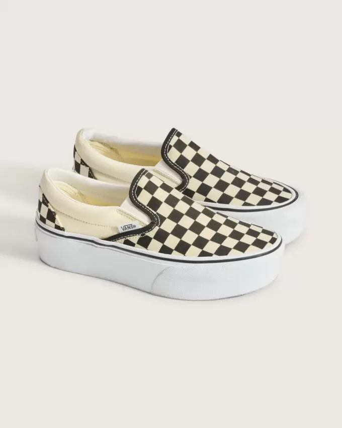 Zapato clásico de plataforma con diseño de cuadros y sin cordones
