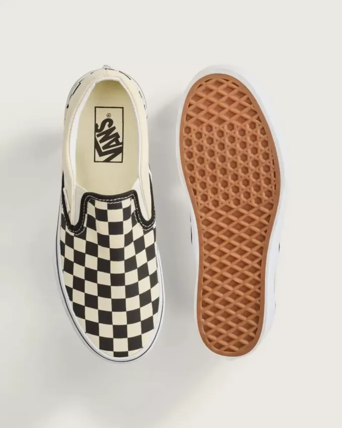 Zapato clásico de plataforma con diseño de cuadros y sin cordones