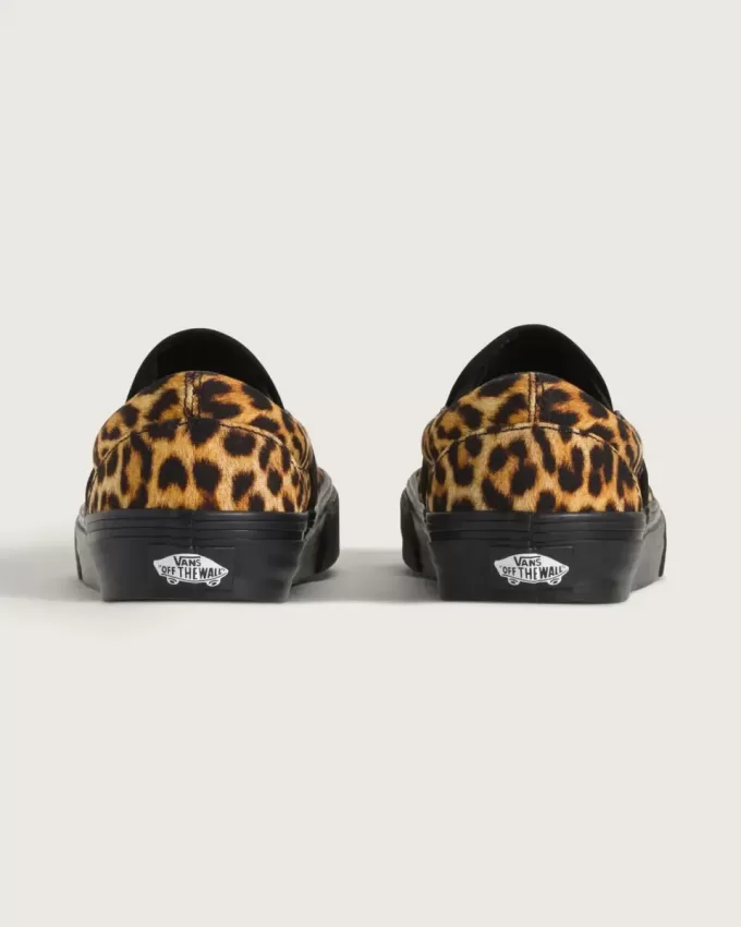Zapato clásico sin cordones