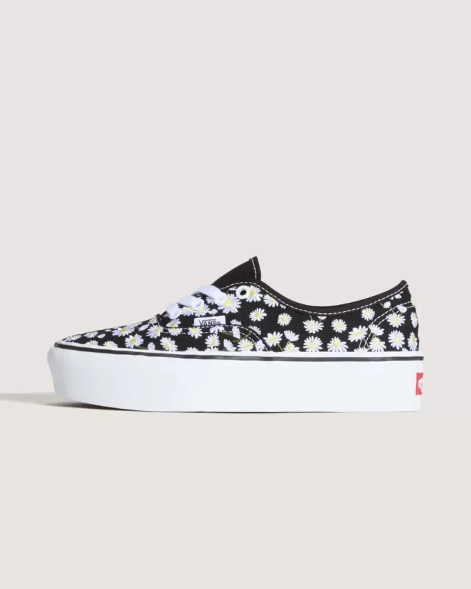 Zapato de plataforma auténtico