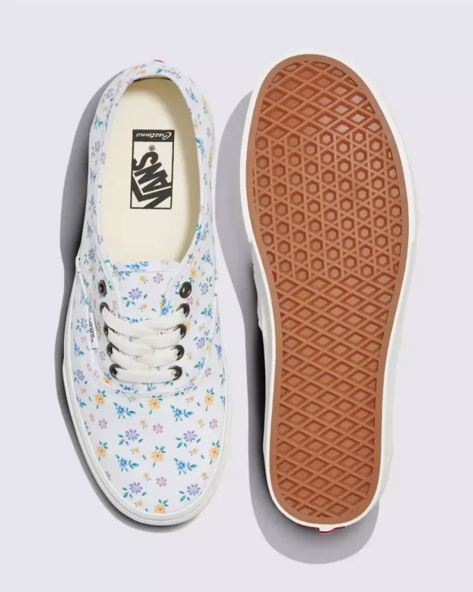 Zapatos auténticos de aduanas