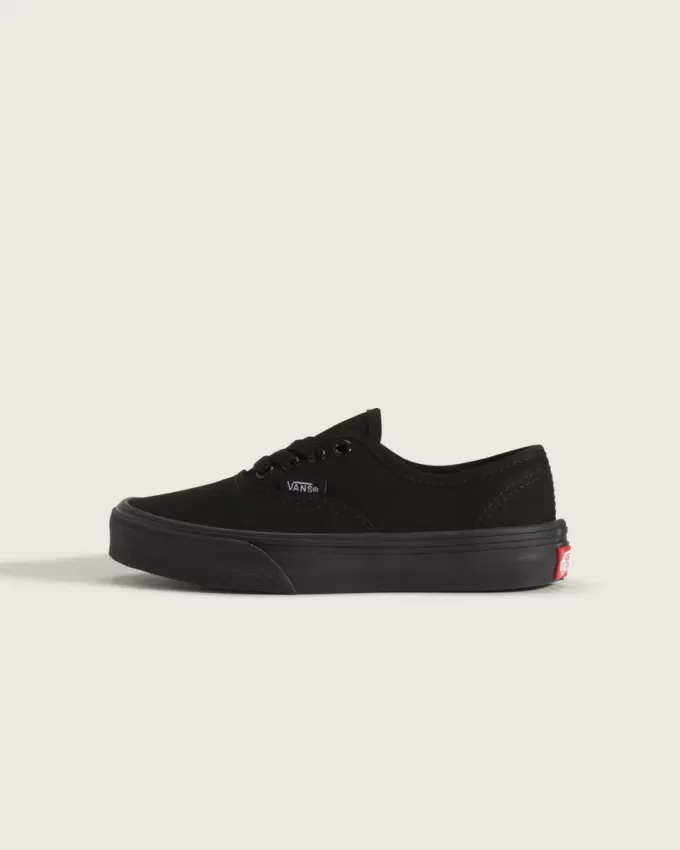 Zapatos auténticos para niños pequeños