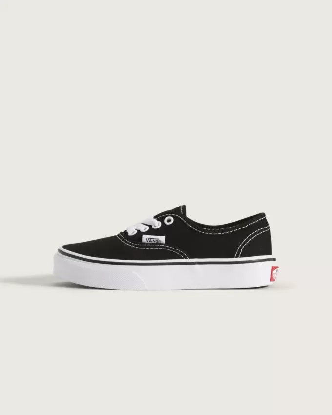 Zapatos auténticos para niños pequeños