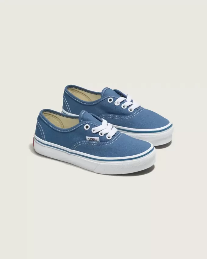 Zapatos auténticos para niños pequeños