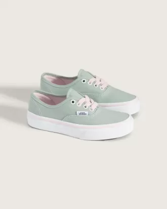 Zapatos auténticos para niños pequeños