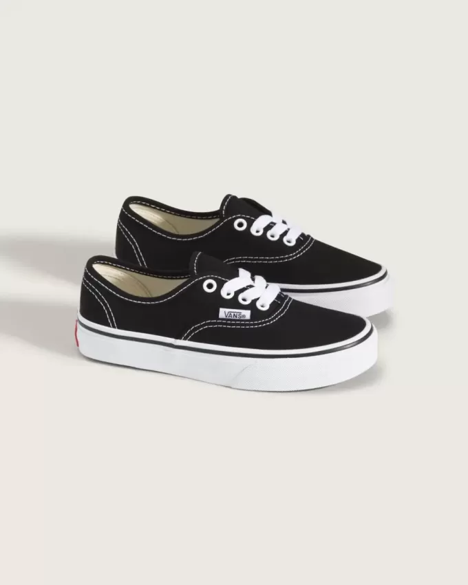 Zapatos auténticos para niños pequeños