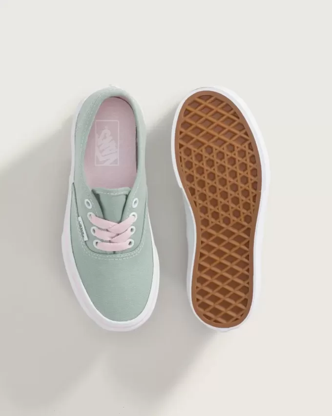 Zapatos auténticos para niños pequeños