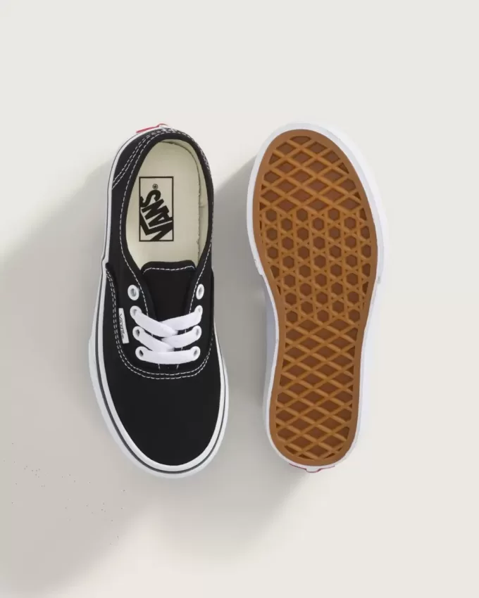Zapatos auténticos para niños pequeños