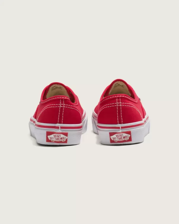 Zapatos auténticos para niños pequeños