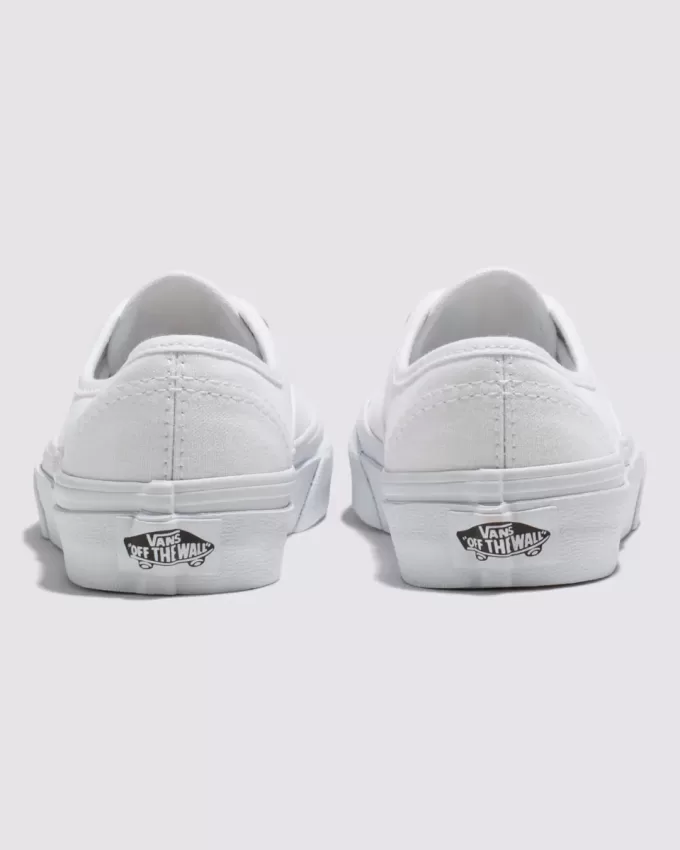 Zapatos auténticos para niños pequeños